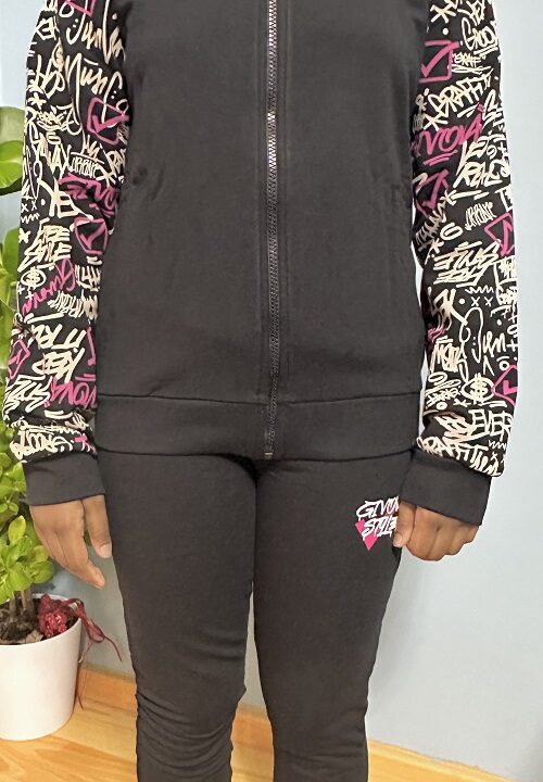 Black Graphic Zip-Up Tracksuit Set – “GIVING STYLE” Print with Graffiti Sleeves & Leg Detail